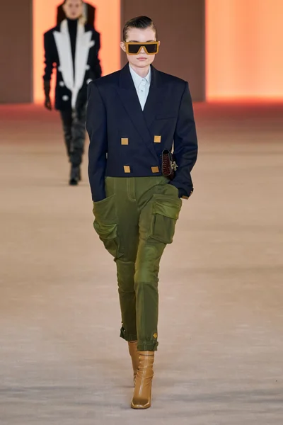 Look 42